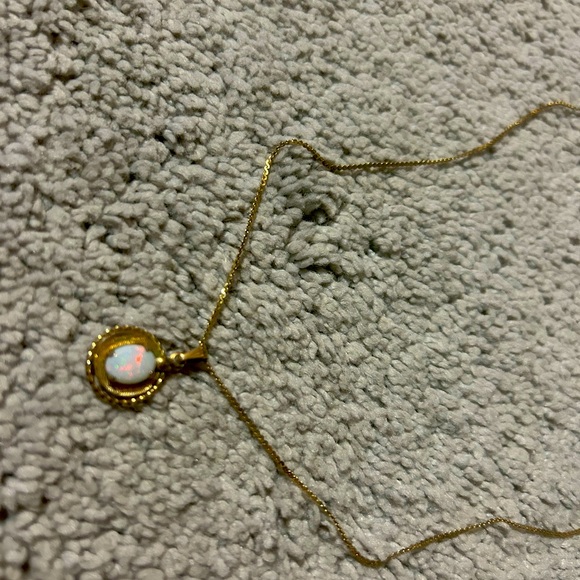 COPY - Opal pendant - Picture 1 of 6